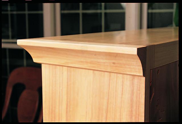 installation technology of furniture moldings