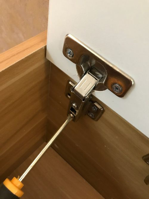 How to install cabinet door hinge